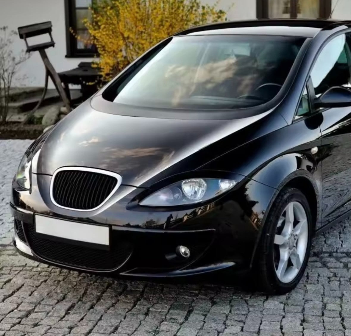 Seat Leon MK2 2005-2012 Gloss Black Headlight Eyelids Eyebrows 2pcs