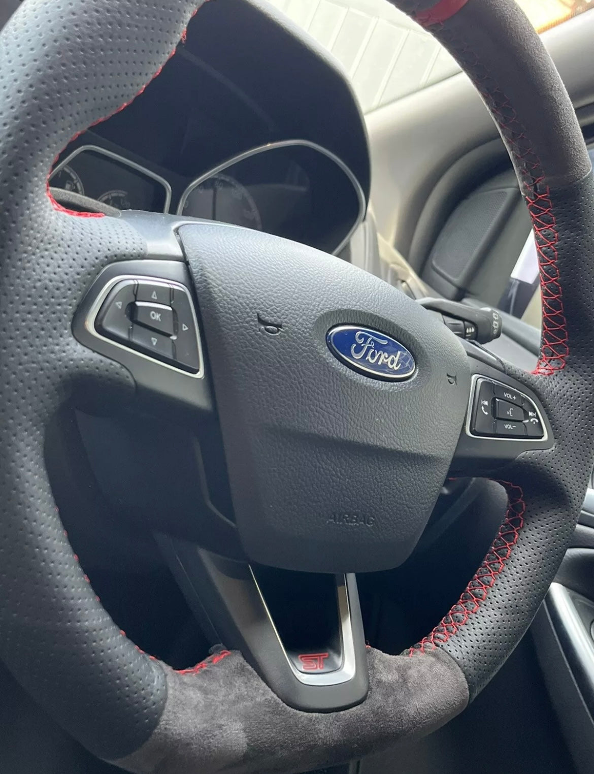 Ford Focus ST RS ST Line Suede/Faux Leather Steering Wheel Cover Self Stitch - Choose Your Colour