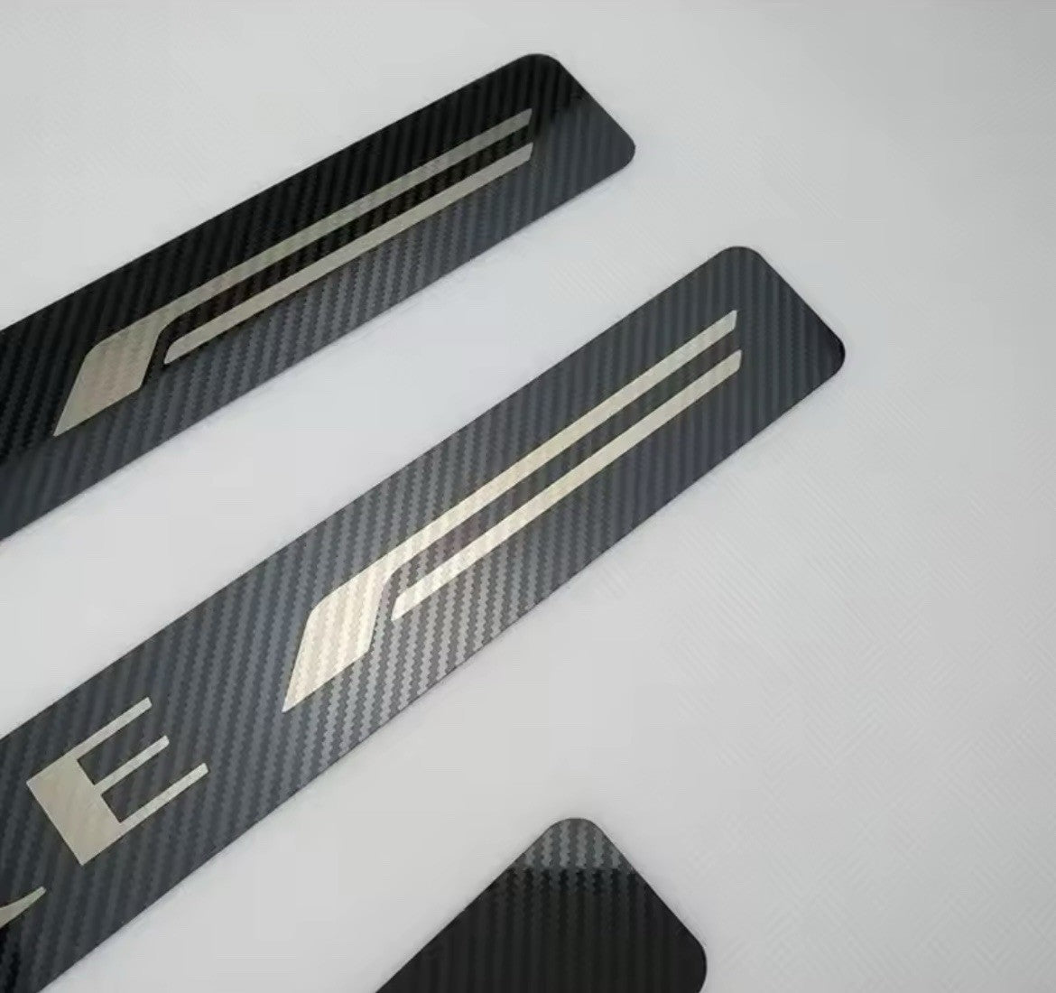 Nissan Juke Carbon Fibre Effect Stainless Steel Door Sill Scuff Plates Protector