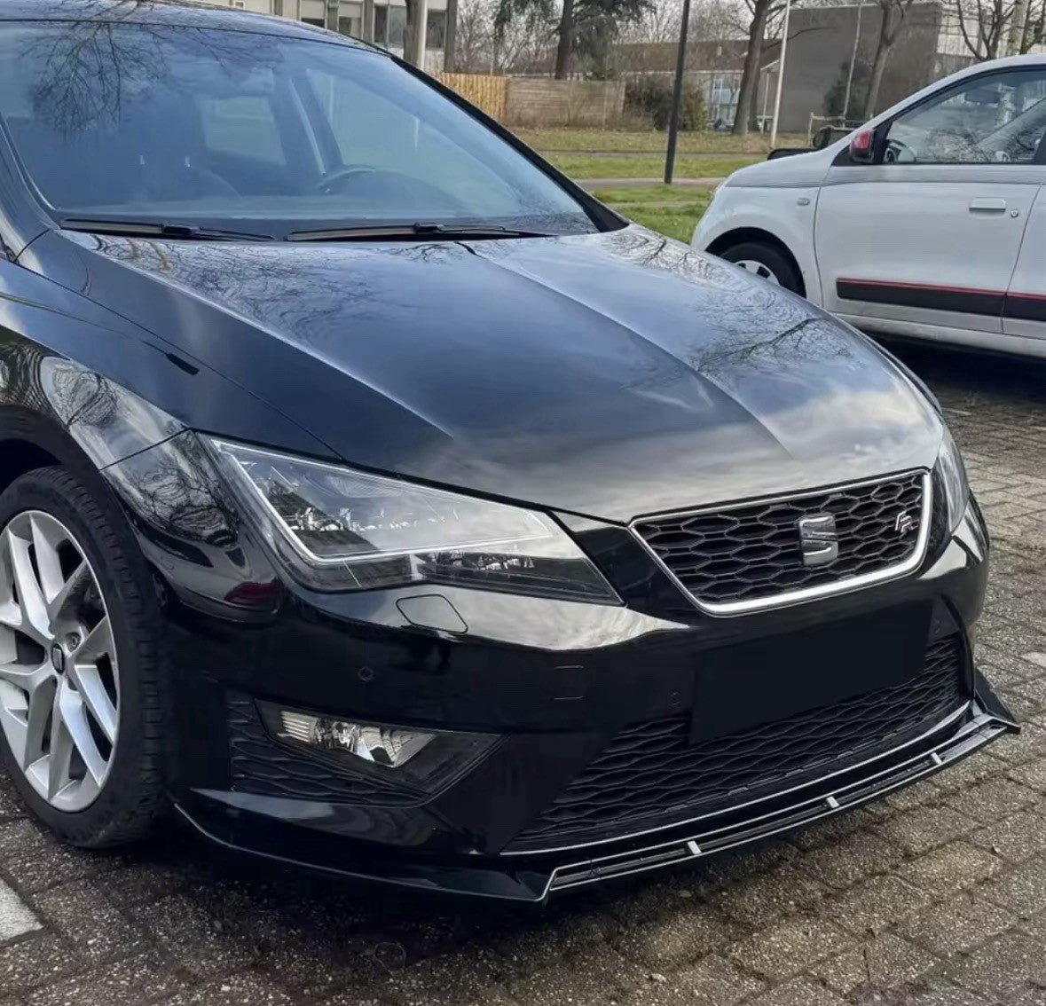GLOSS BLACK FRONT SPLITTER LIP FOR SEAT LEON MK3.5 2017-2019 FACELIFT
