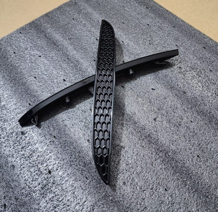 BMW 1 Series F20 F21 LCI M Sport Gloss Black Honeycomb Rear Reflector Inserts
